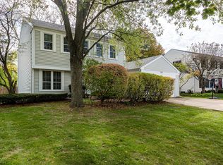 866 Thompson Blvd, Buffalo Grove, IL 60089