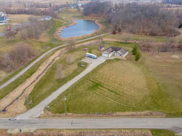 3037 E Hartman Rd, Columbia City, IN 46725