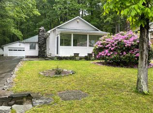 588 Ridge Ave, Dallas, PA 18612