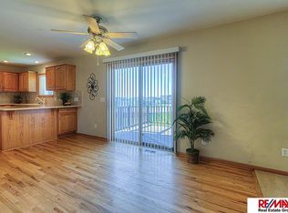 1807 Old Gaelic St, Bellevue, NE 68123