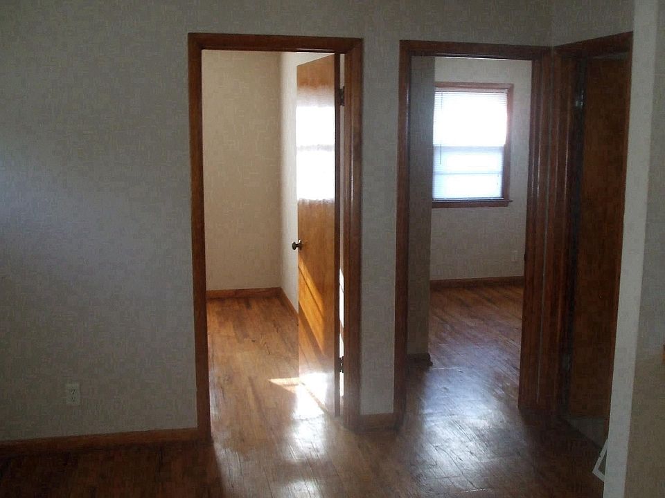 2nd image of 818 W A St