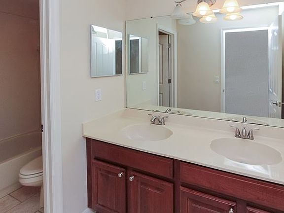3rd image of 7504 Dunbridge Dr