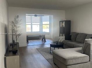 1401 NE 191st St #D214, Miami, FL 33179