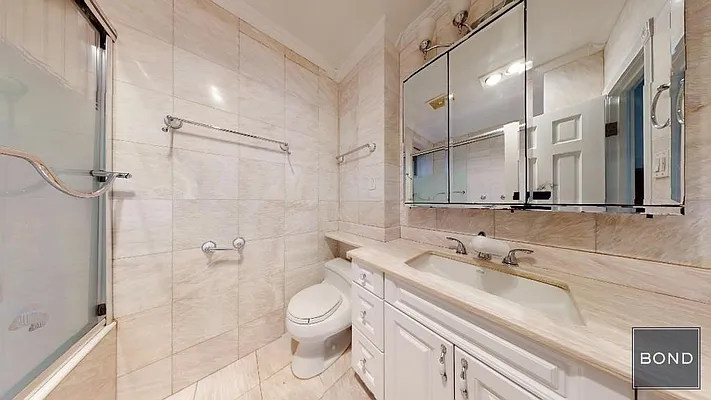 Rented by Bond New York | media 4