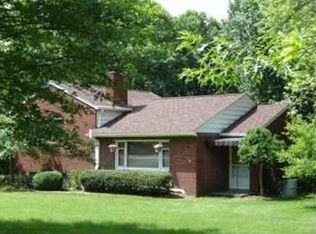 130 Oak Manor Dr, Natrona Heights, PA 15065