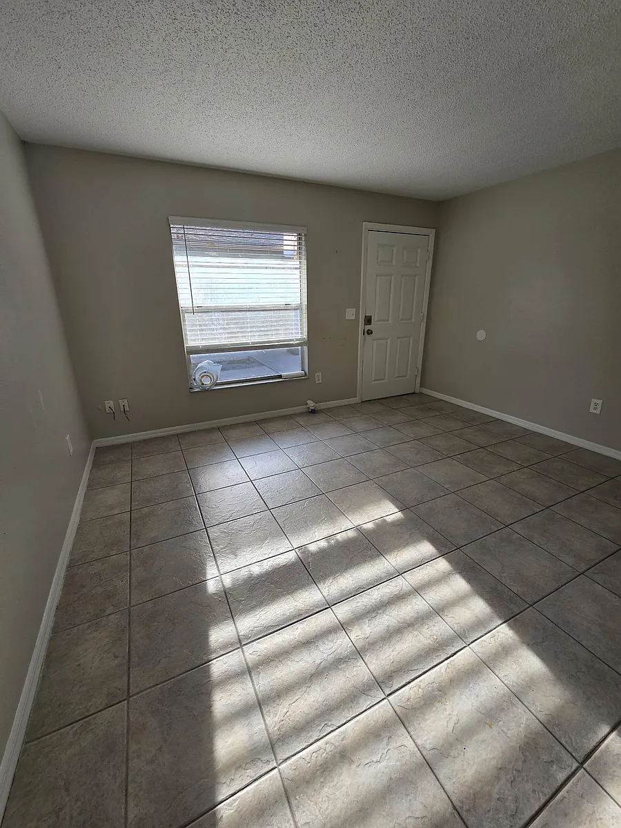 Building Photo - 2212 Florida Dr #1