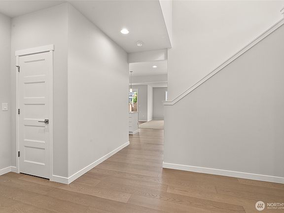 5th image of 9011 Wyatt Court SE