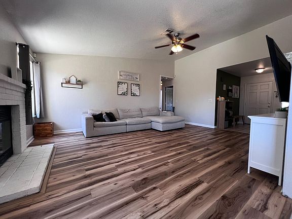3rd image of 5016 Tamara Way