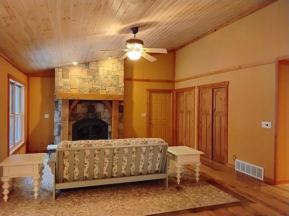 3rd image of 12605 Elsie Lake Ln