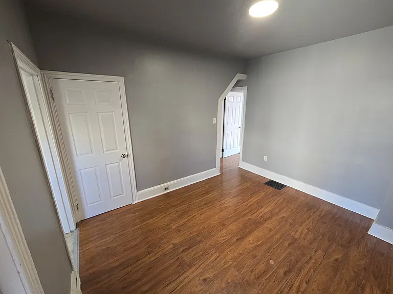 411 Cedar St — Photo 11