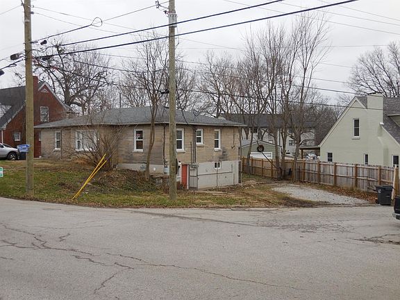 2nd image of 401 Norwood Dr