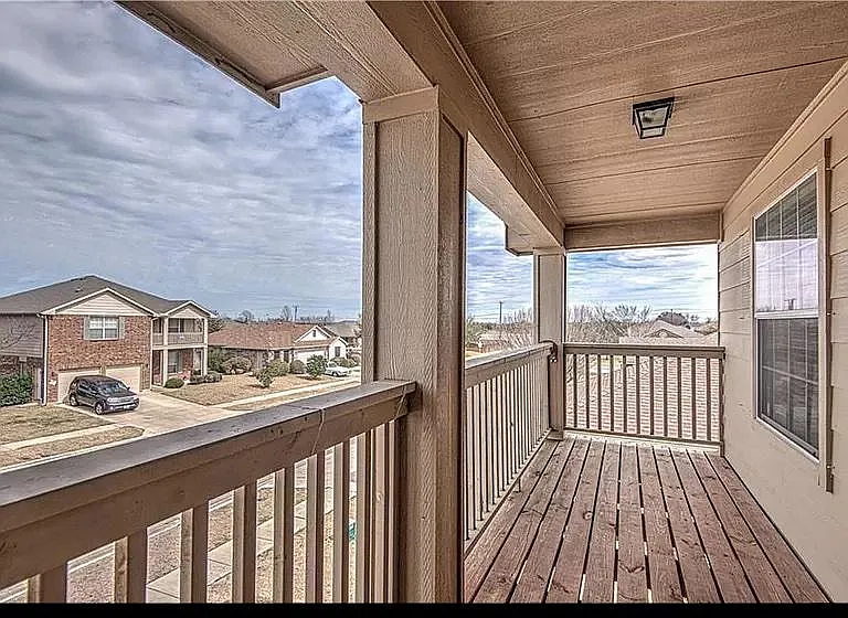 708 Constellation Dr — Photo 16