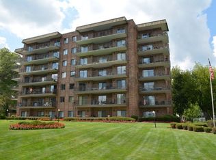 9 S Walworth Ave APT 301, Williams Bay, WI 53191