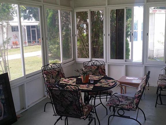 2nd image of 1035 Goldfinch Ct