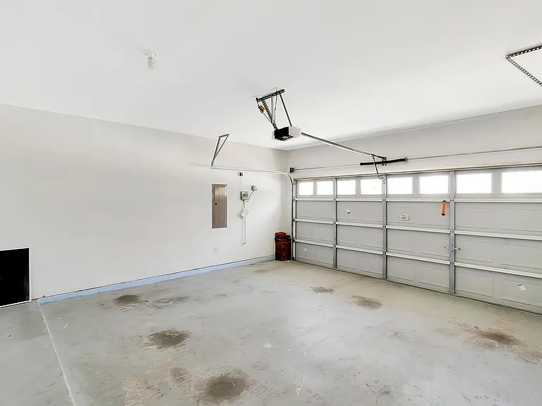 4908 Rushden Rd — Photo 35