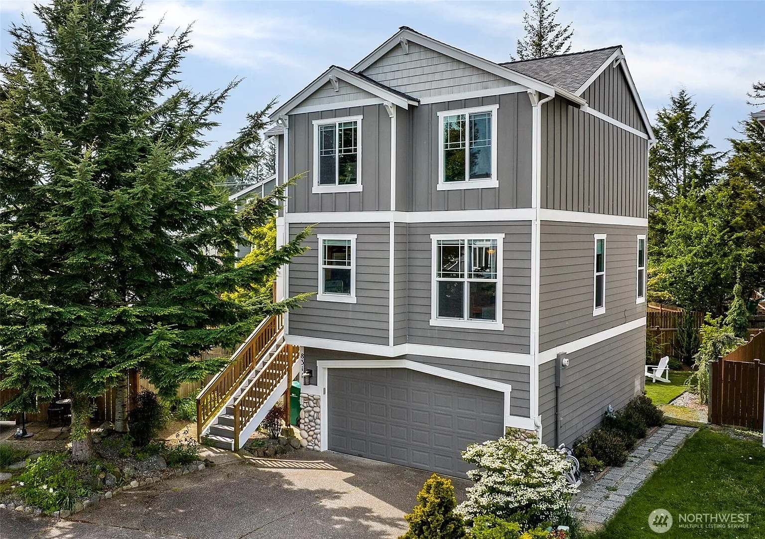 8311 Peggys Place SE photo 1