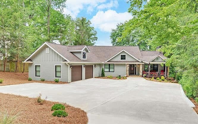 1st image of 759 Beech Cove Dr