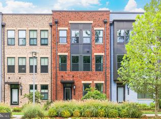 13036 Hattontown Sq, Herndon, VA 20171