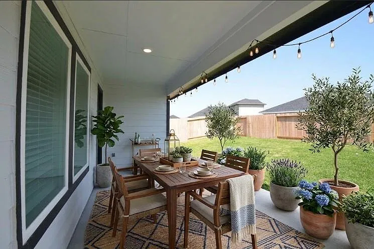3 bed, 2.0 bath, 1595 sqft, $2,200 — Photo 4