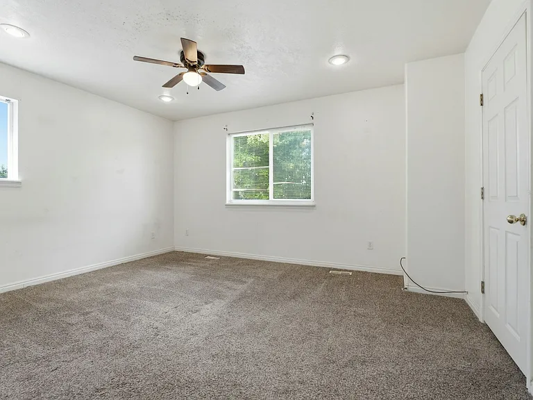 154 N 800 E — Photo 7