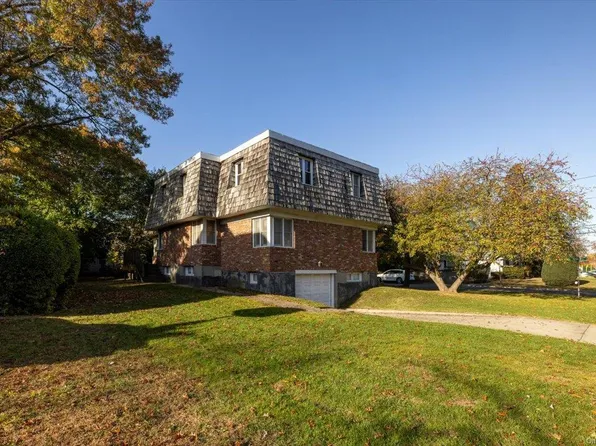 869 Fiske Street, Woodmere, NY 11598