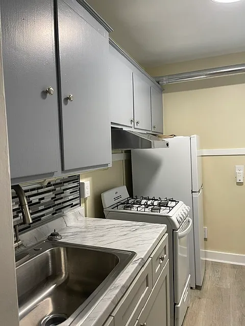1 bed, 400 sqft, $1,000 — Photo 4