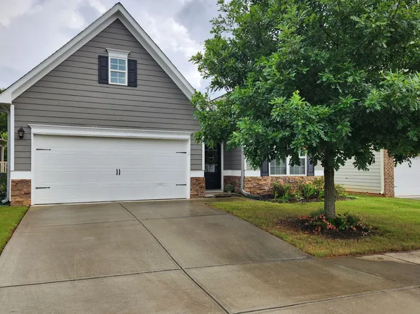 17 Cliffbriar Ter, Newnan, GA 30263