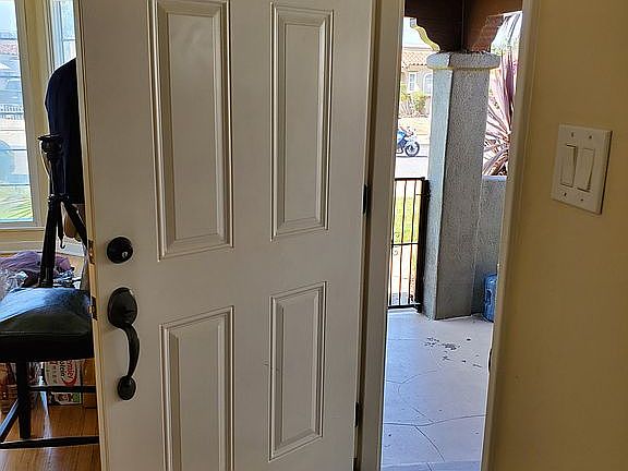 5th image of 2050 W 85th St