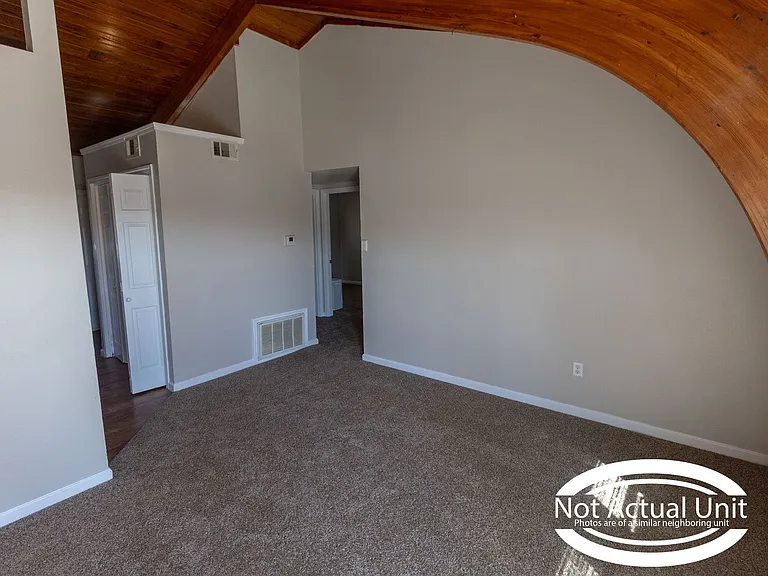 700 W Cunningham Dr #C — Photo 5