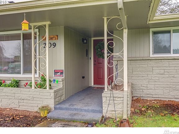 2nd image of 209 Cherry Blossom Ln
