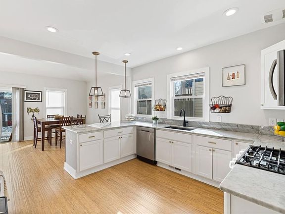 5th image of 1347 W 59th St