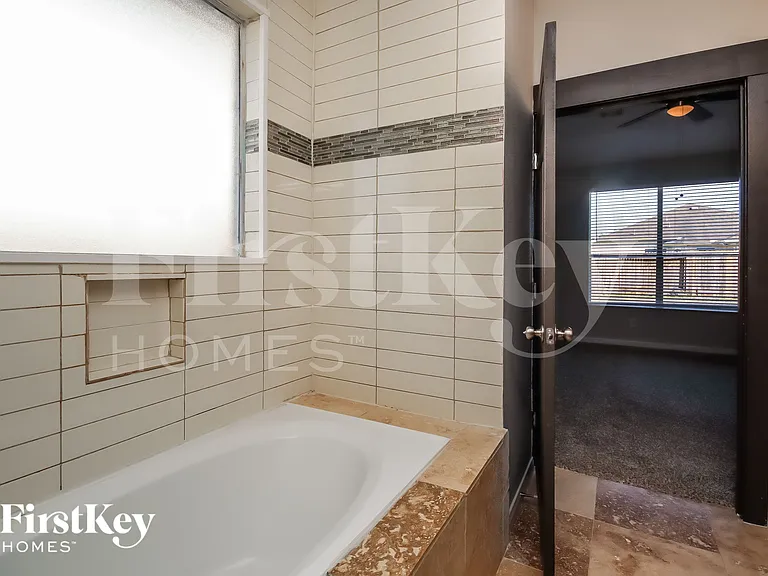 8306 White Willow Ln — Photo 13