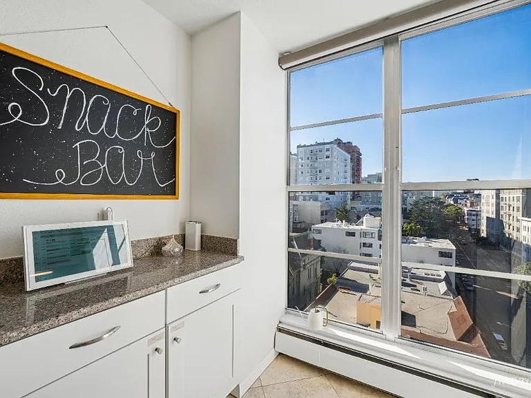 2040 Franklin St #1107 — Photo 8