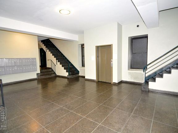 5th image of 4308 40th St APT 3H