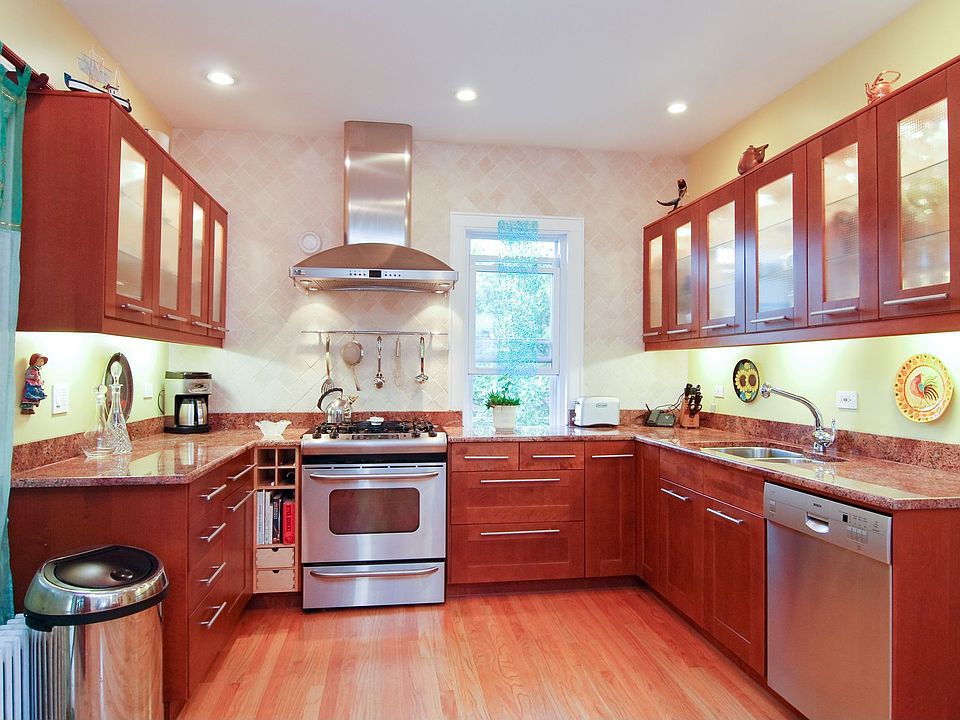 love this kitchen
