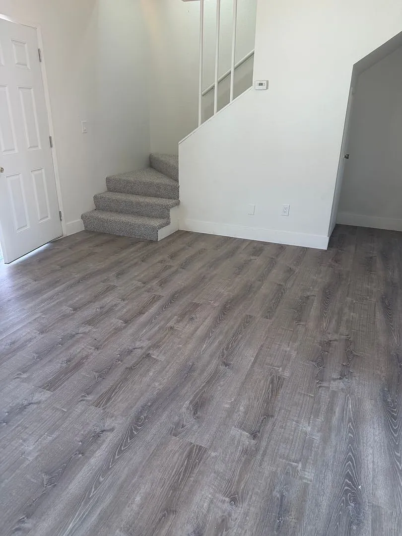 961 Wakefield — Photo 2