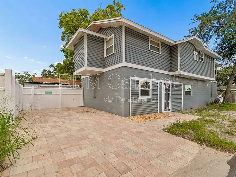 6905 1/2 N Duncan Ave #A — Photo 22