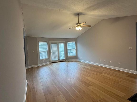3rd image of 120 Santa Monica Dr