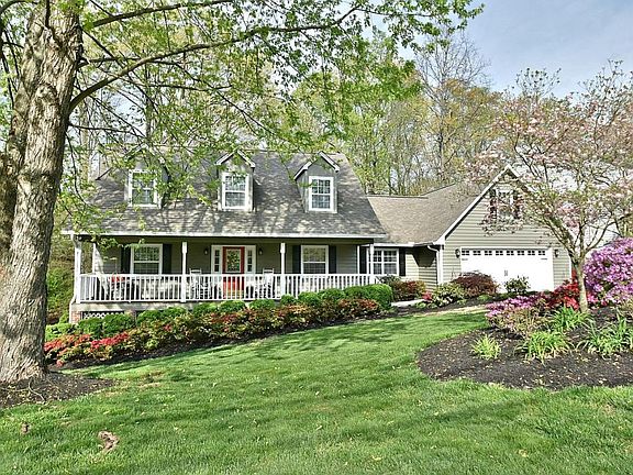 2nd image of 1213 Farrington Dr