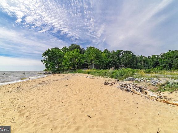 5th image of 2770 Cove Lake St