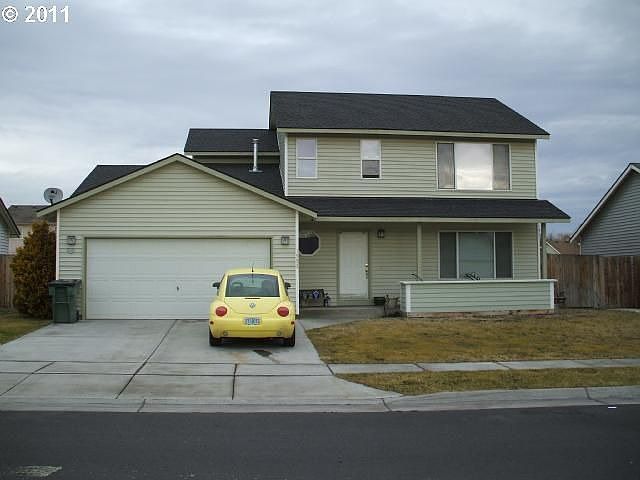 2nd image of 1553 NE Sandstone Ave