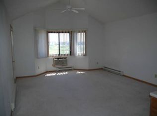 4902 16th Ave SW APT 302, Fargo, ND 58103