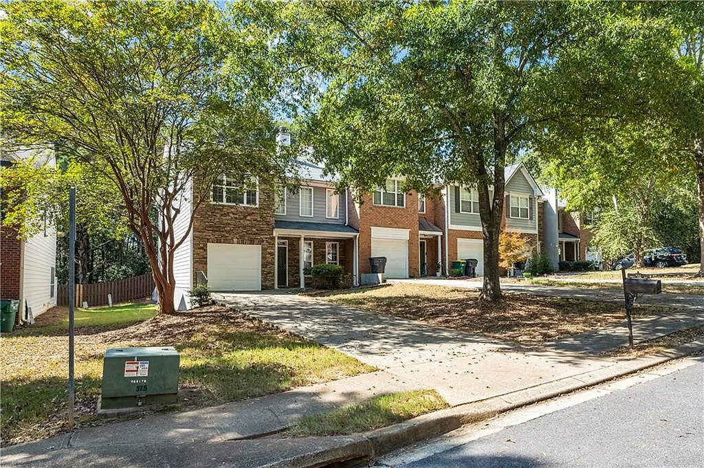 4 bed, 3.0 bath, 1707 sqft, $2,400 — Photo 4