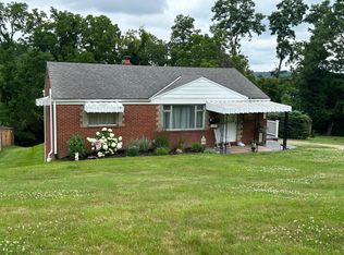 182 Pinewood Dr, Bridgeville, PA 15017