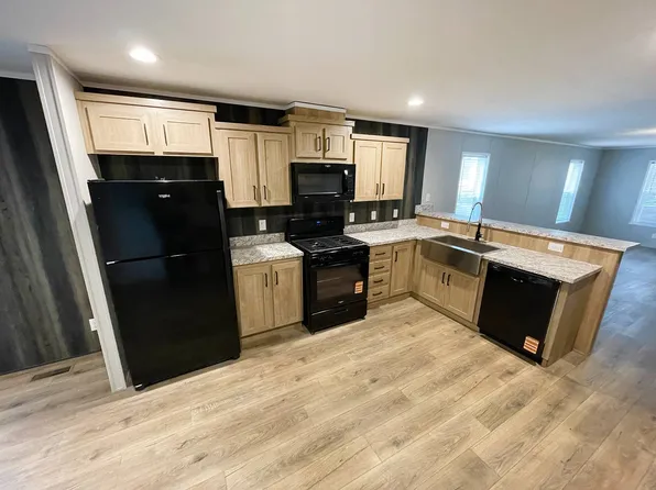 56 Woodmoor Ct #56, Leavenworth, KS 66048