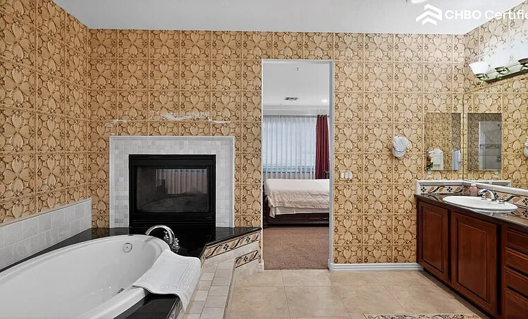 15341 W Sells Dr — Photo 18
