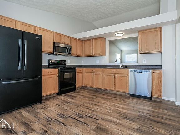 3rd image of 406 Lake Front Dr