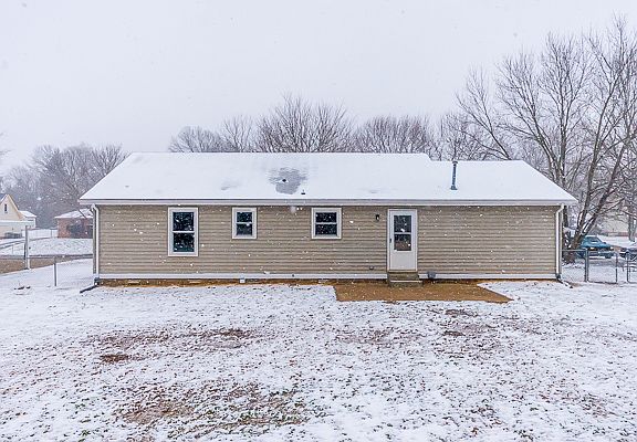 3rd image of 322 Kelsey Dr