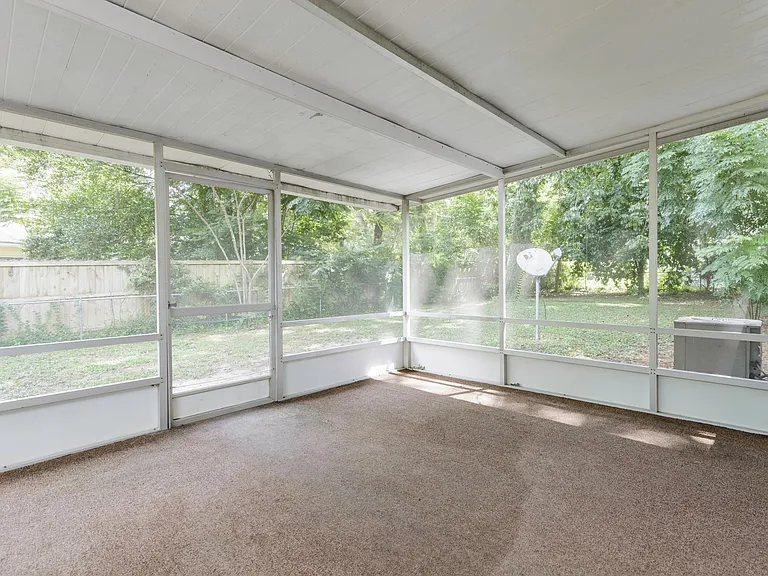 3236 NW 30th Pl — Photo 15