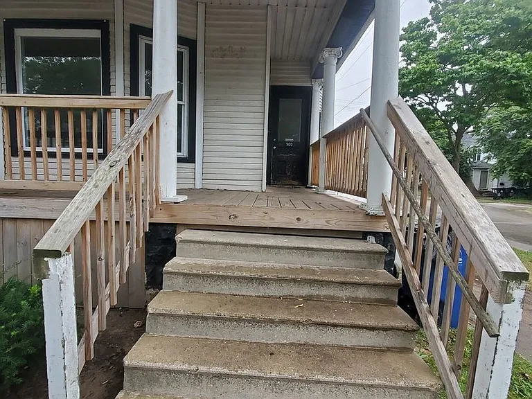 900 W Villa St. (Duplex) — Photo 2